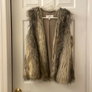 Faux fur vest size small